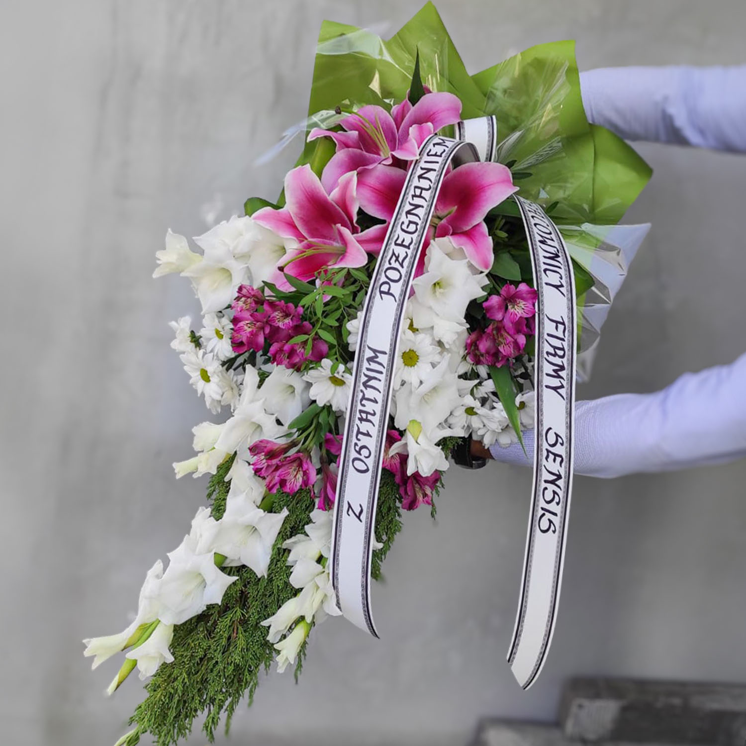Wiązanka bukietowa – lilia, mieczyki, alstromeria – Kwiaciarnia Bukiecik Jawor